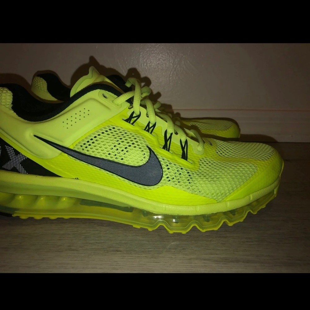 Men’s Nike shoes